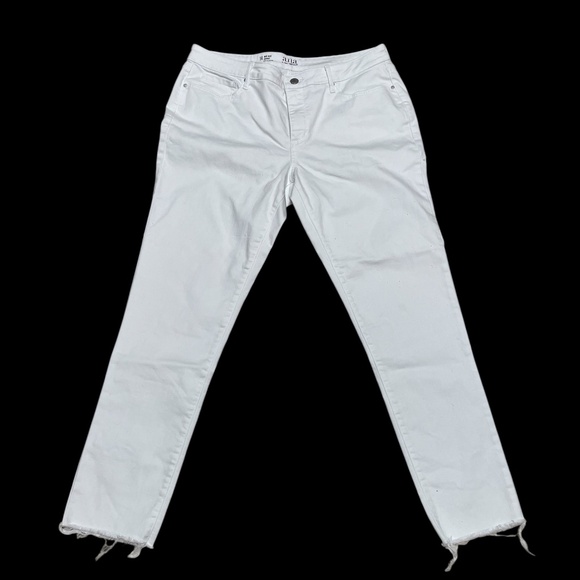 A.N.A Mid-Rise Skinny Ankle Jeans with Frayed Hem Plus Size 14 EUC - Picture 1 of 7